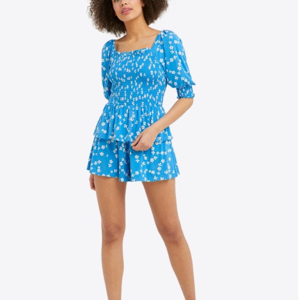 Draper James Sammi Smocked Top in Ditsy Daisy